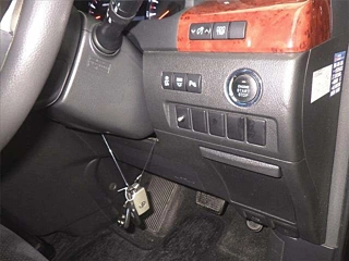 TOYOTA VELLFIRE 2010
