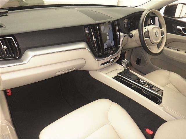VOLVO XC60 2020