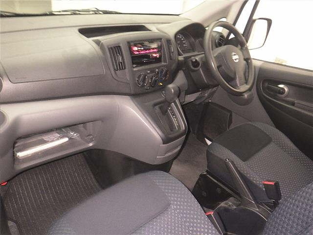 NISSAN NV200 2021