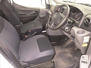 NISSAN NV200 2021