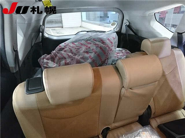 TOYOTA PRIUS ALPHA 2014