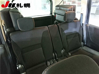 NISSAN SERENA 2010