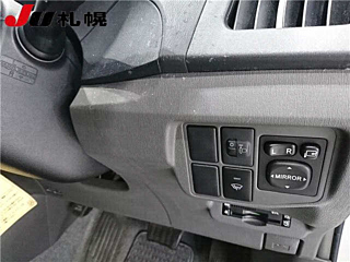 TOYOTA PRIUS 2011