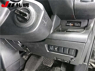 NISSAN SERENA 2010