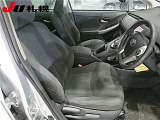 TOYOTA PRIUS 2011