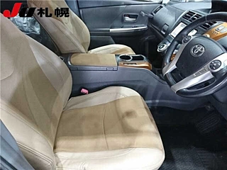 TOYOTA PRIUS ALPHA 2014