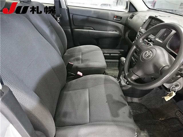 TOYOTA SUCCEED 2011