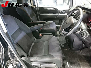 NISSAN SERENA 2010