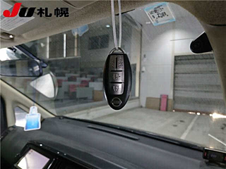 NISSAN SERENA 2010