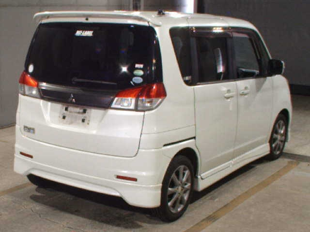 MITSUBISHI DELICA D2 2012