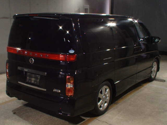 NISSAN ELGRAND 2010