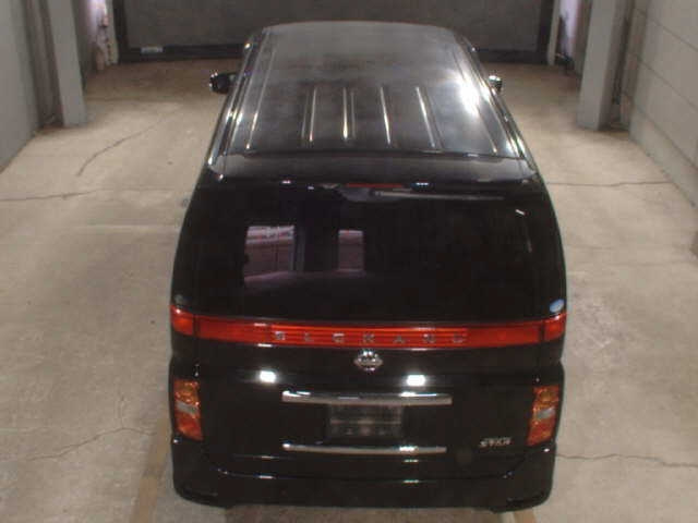 NISSAN ELGRAND 2010