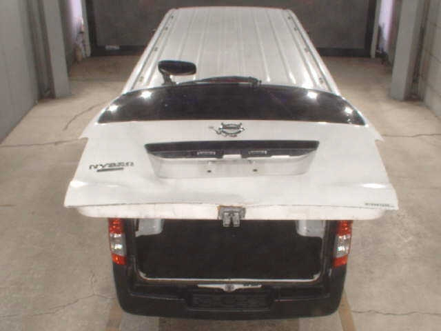 NISSAN CARAVAN VAN 2014