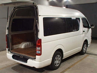 TOYOTA HIACE VAN 2010