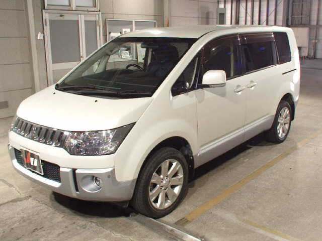 MITSUBISHI DELICA D5 2015