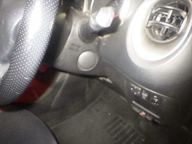 NISSAN JUKE 2012