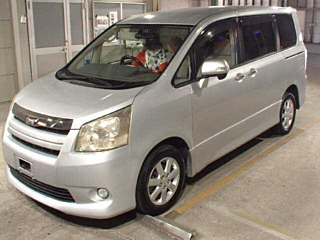 TOYOTA NOAH 2008