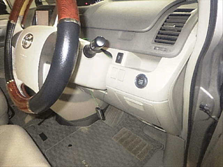 TOYOTA NOAH 2008