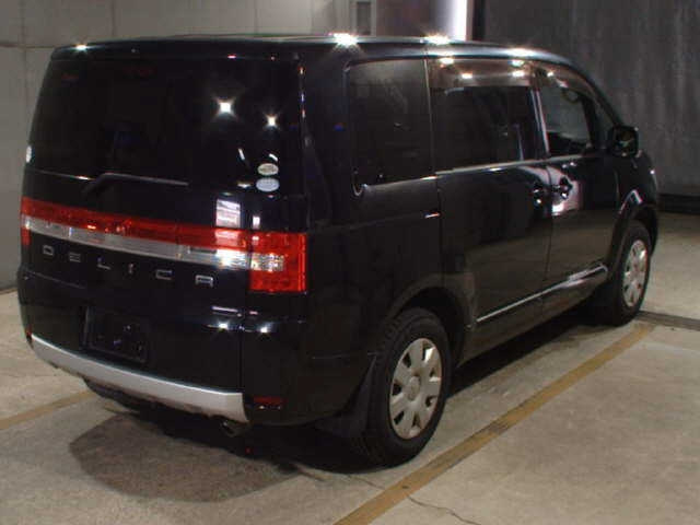 MITSUBISHI DELICA D5 2011