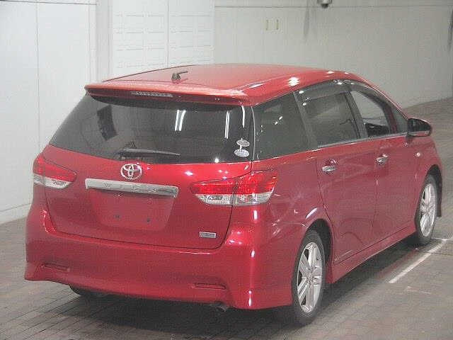 TOYOTA WISH 2010