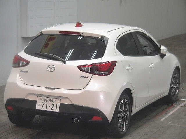 MAZDA DEMIO 2015