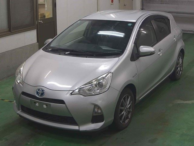 TOYOTA AQUA 2012