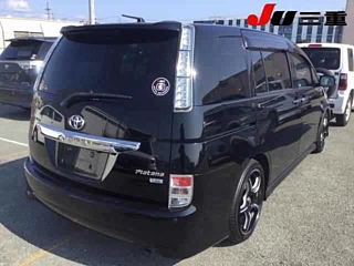 TOYOTA ISIS 2011