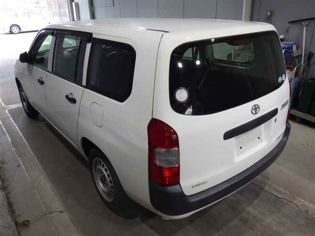 TOYOTA SUCCEED 2017