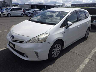 TOYOTA PRIUS ALPHA 2012