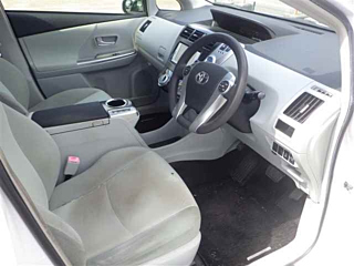 TOYOTA PRIUS ALPHA 2012