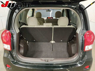 TOYOTA PORTE 2012