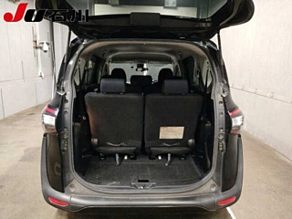 TOYOTA SIENTA 2016