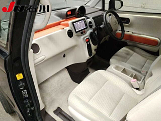 TOYOTA PORTE 2012