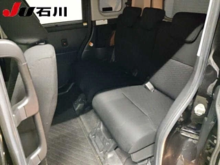 TOYOTA ROOMY 2017