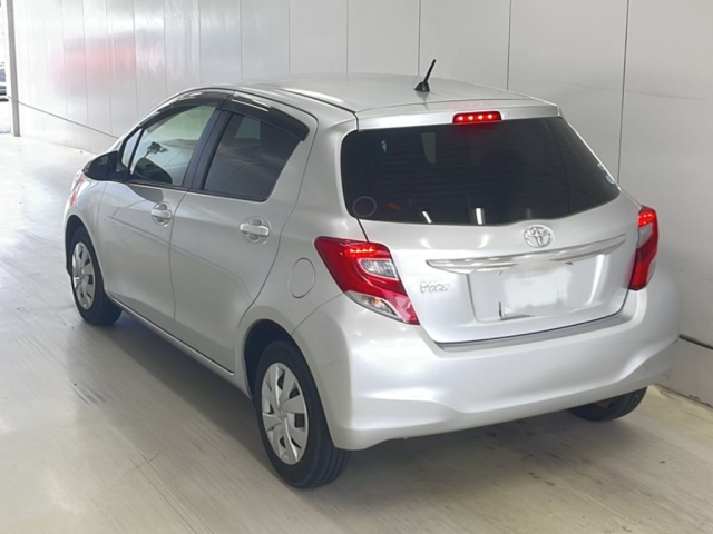 TOYOTA VITZ 2016