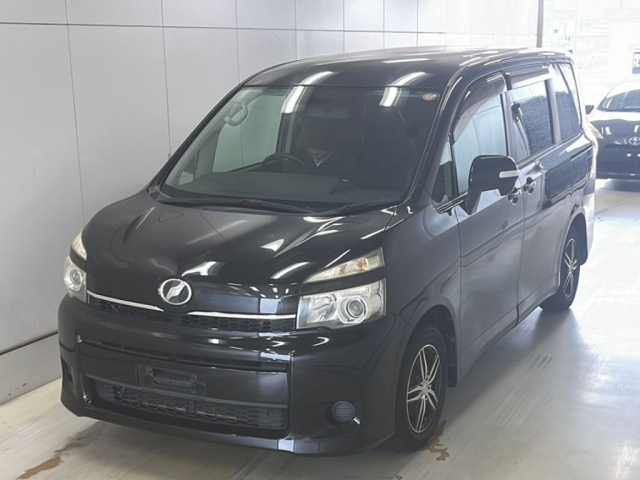 TOYOTA VOXY 2012