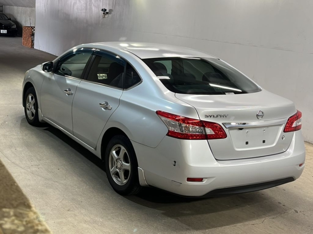 NISSAN SYLPHY 2013