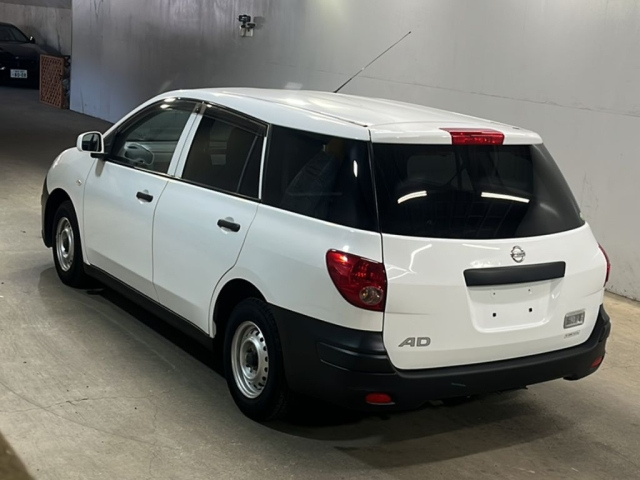 NISSAN AD 2011