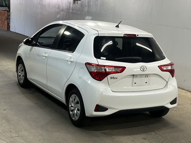 TOYOTA VITZ 2019