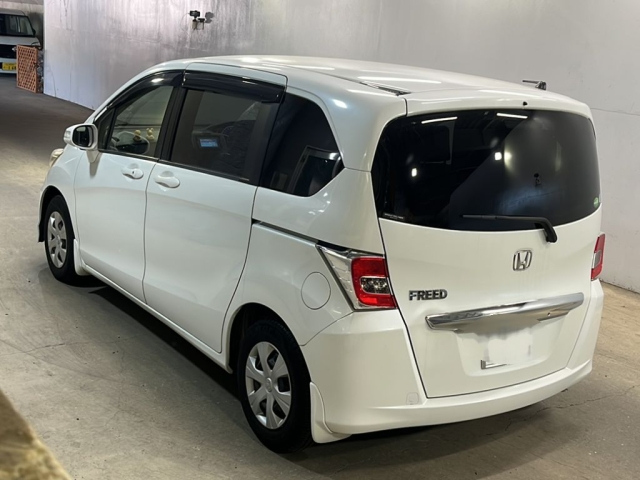 HONDA FREED 2015