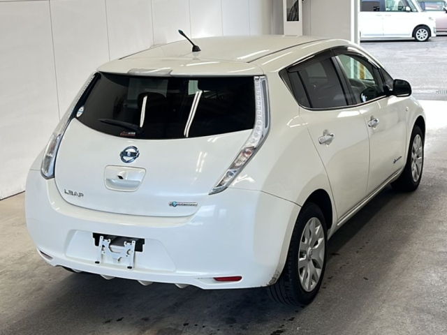 NISSAN LEAF 2015