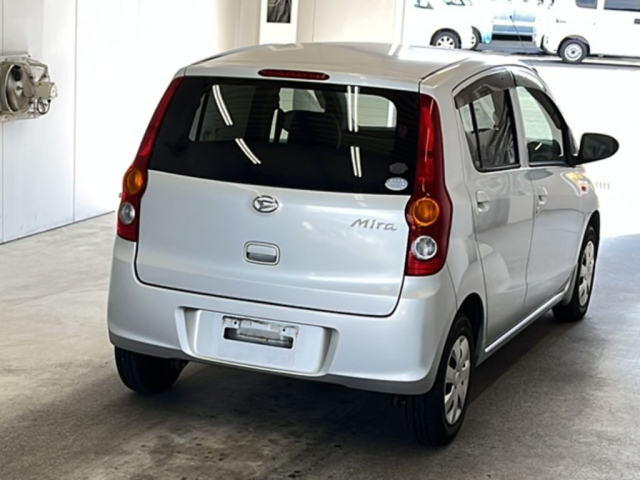 DAIHATSU MIRA 2010