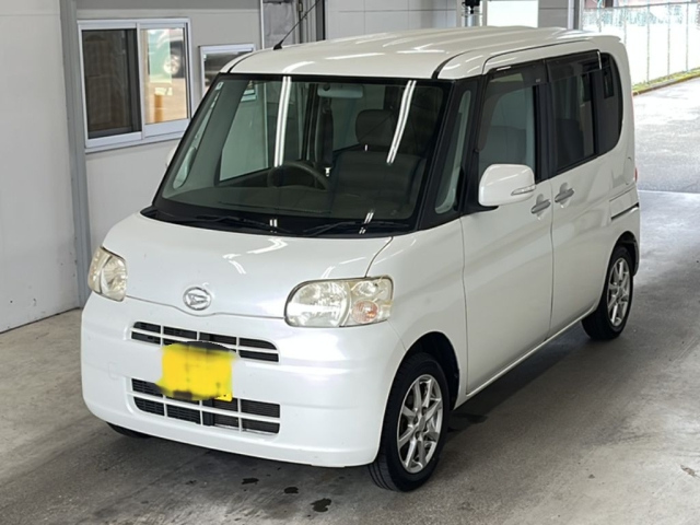 DAIHATSU TANTO 2011