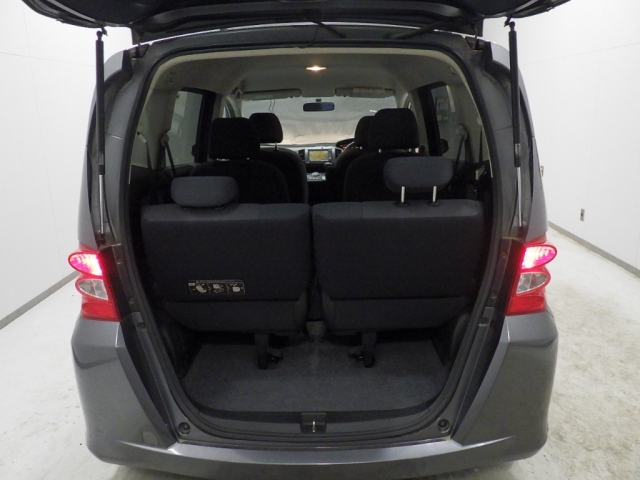 HONDA FREED 2009