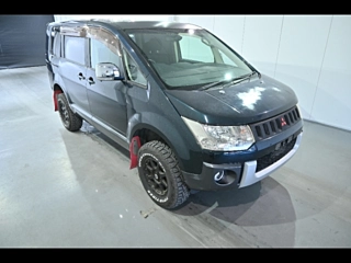 MITSUBISHI DELICA D5