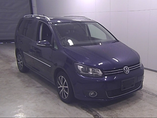 VOLKSWAGEN GOLF TOURAN