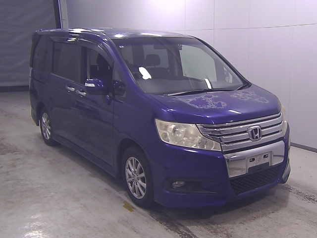 HONDA STEP WAGON 2011