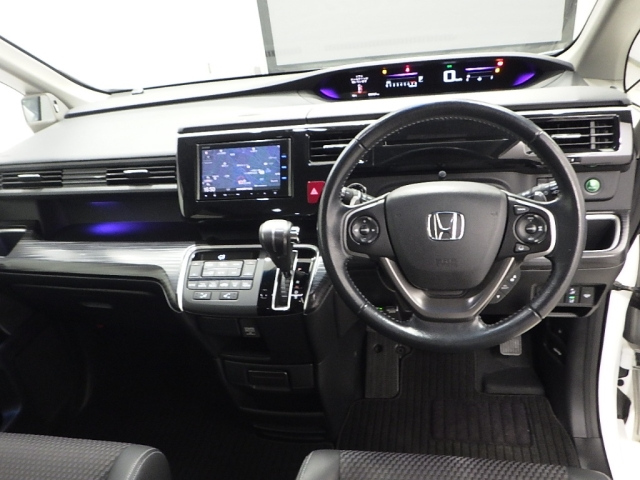 HONDA STEP WAGON 2015