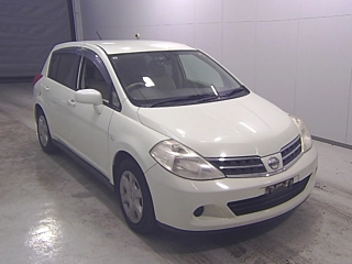 NISSAN TIIDA