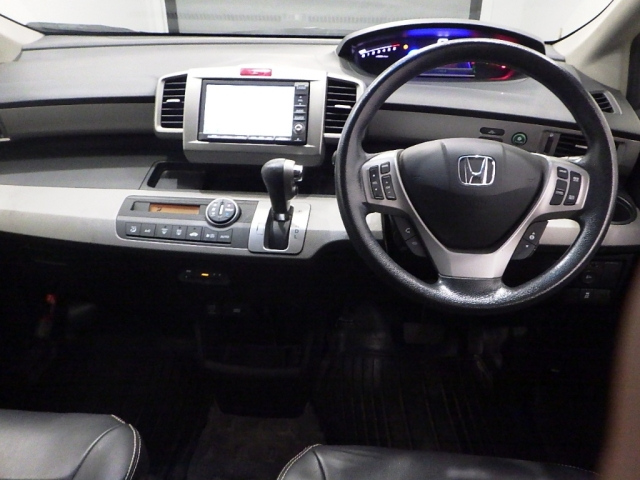 HONDA FREED 2012